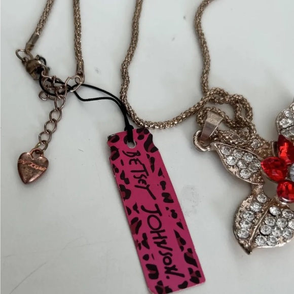 Betsey Johnson Rhinestone Flower Pendant Necklace NWT - Picture 4 of 4